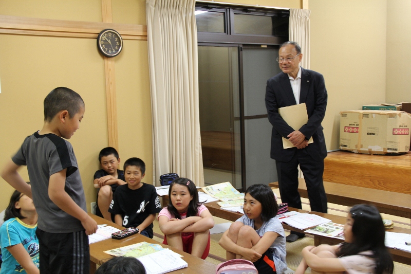 内浦小学校宿泊体験学習での町長講話2
